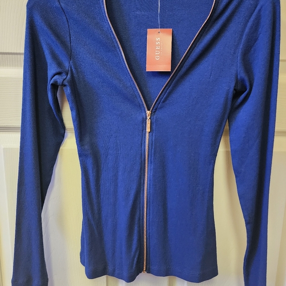 NWT Lds. GUESS zip up top Sz.Small - Picture 2 of 4